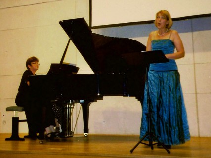 Konzertauftritt-2011-Angelika-und-Inna
